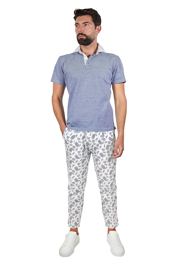 Pantaloni-Fantasia-Cashmere-bianco-e-blu-outfit