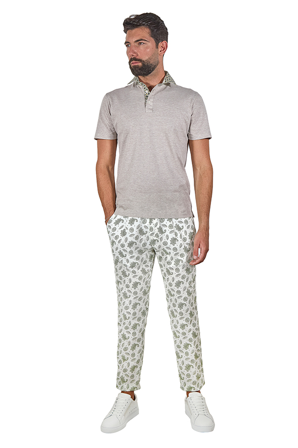 Pantaloni-Fantasia-Cashmere-bianco-e-verde-outfit